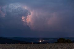 *Wetterleuchten über Klausen*