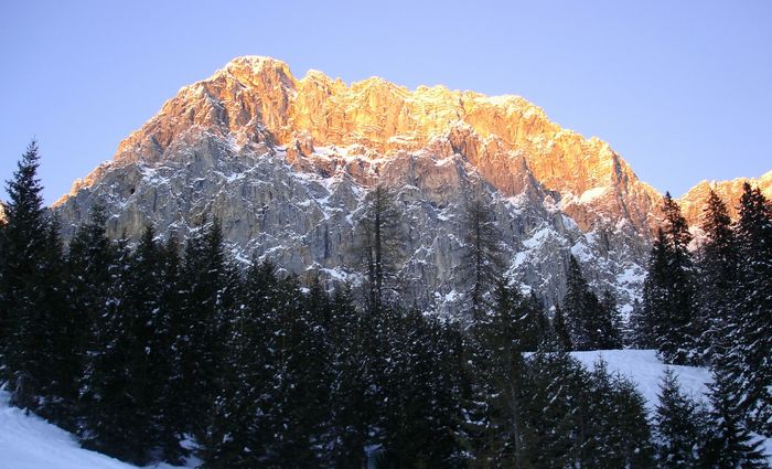 Wettersteinmassiv bei Sonnenuntergang