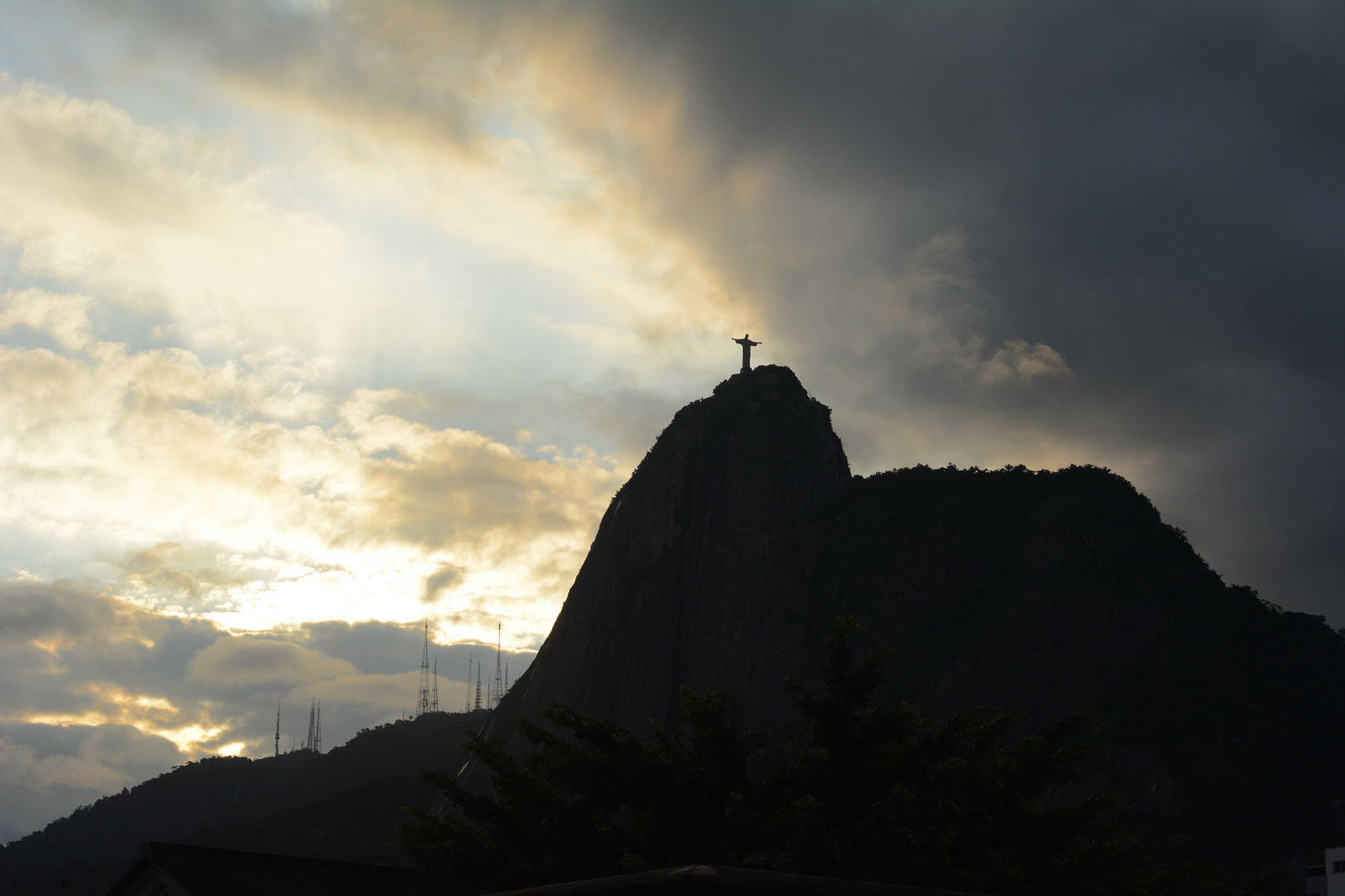 Wetterstimmung ueber dem Corcovado (Christ the Redeemer, Rio de Janeiro).