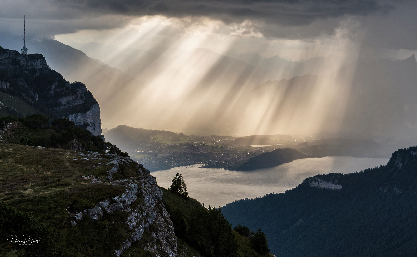 Wetterstimmung über dem Thunersee