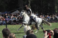 ...Wettkampf hoch zu Roß