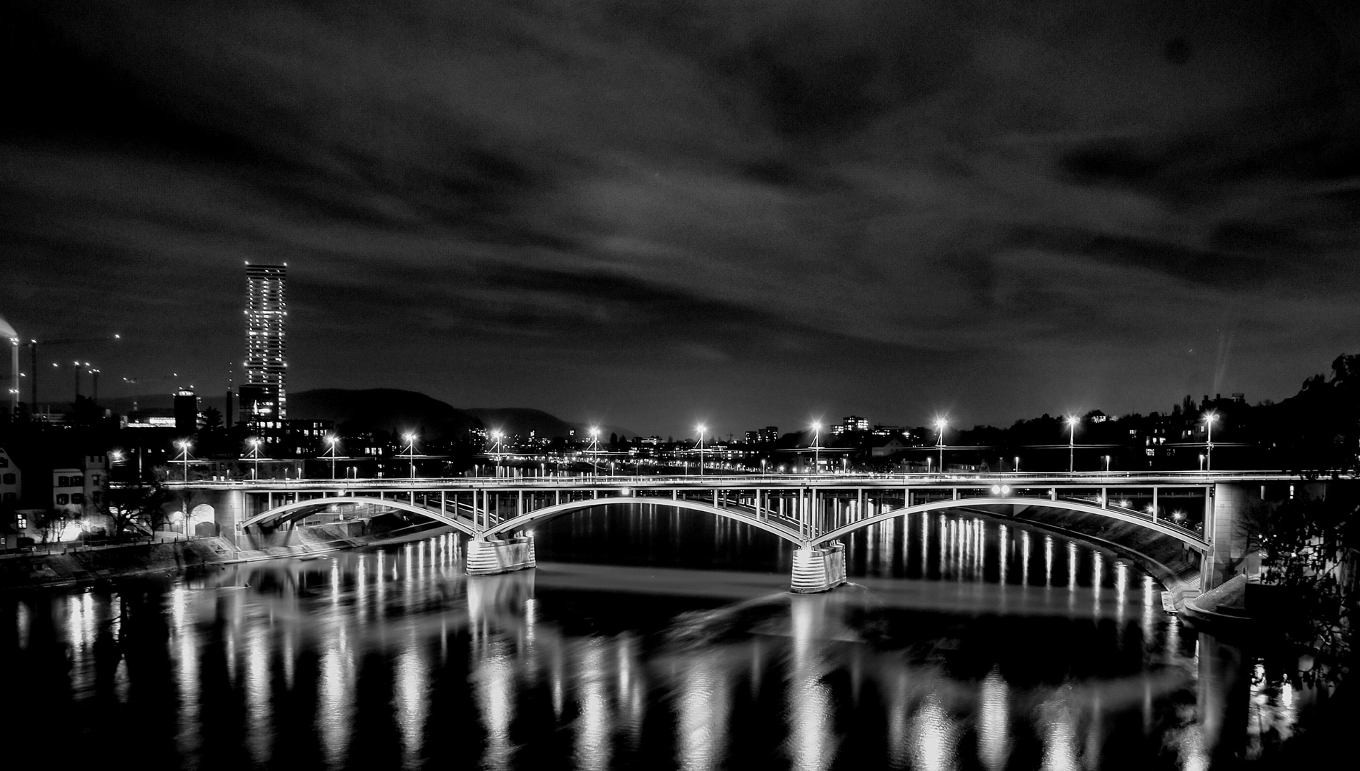 Wettsteinbrücke bei Nacht