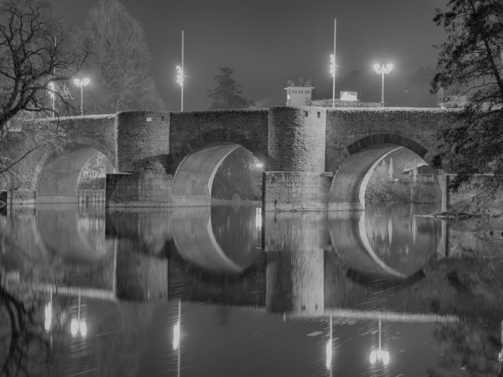 Wetzlar bei Nacht - Alte Lahnbrücke Rückseite Schwarz/Weiß -