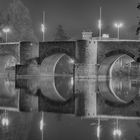 Wetzlar bei Nacht - Alte Lahnbrücke Rückseite Schwarz/Weiß -