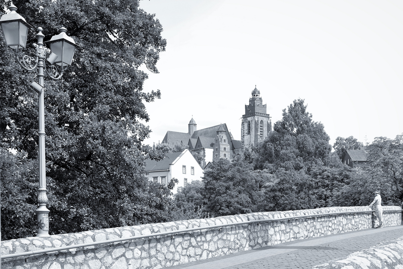 Wetzlarer Dom von der Alten Lahnbrücke