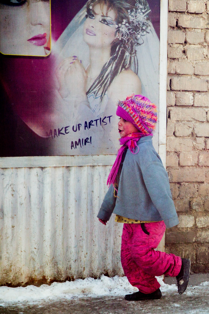 What a beautiful day - Little Girl walking in the streets of Kabul