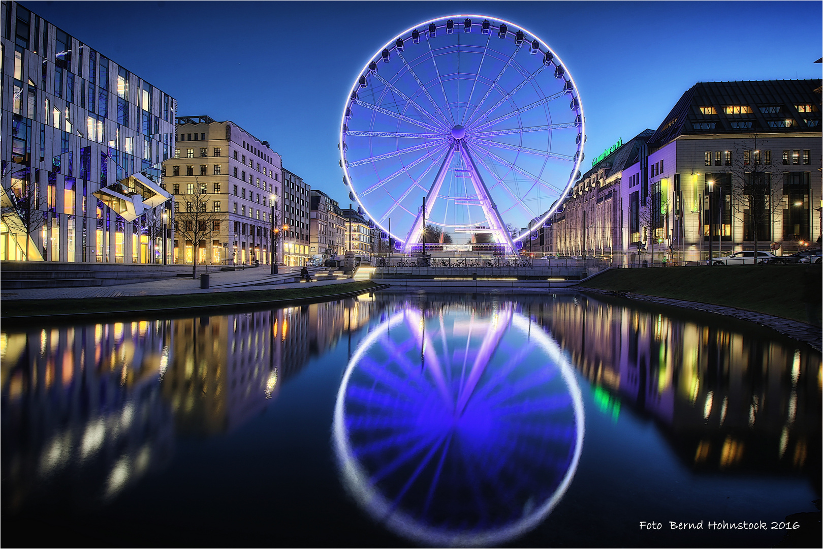 Wheel of Vision zu Düsseldorf .... auf der Kö