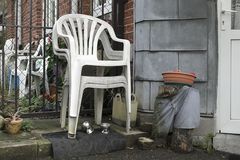 When the wide trousers started to fall down