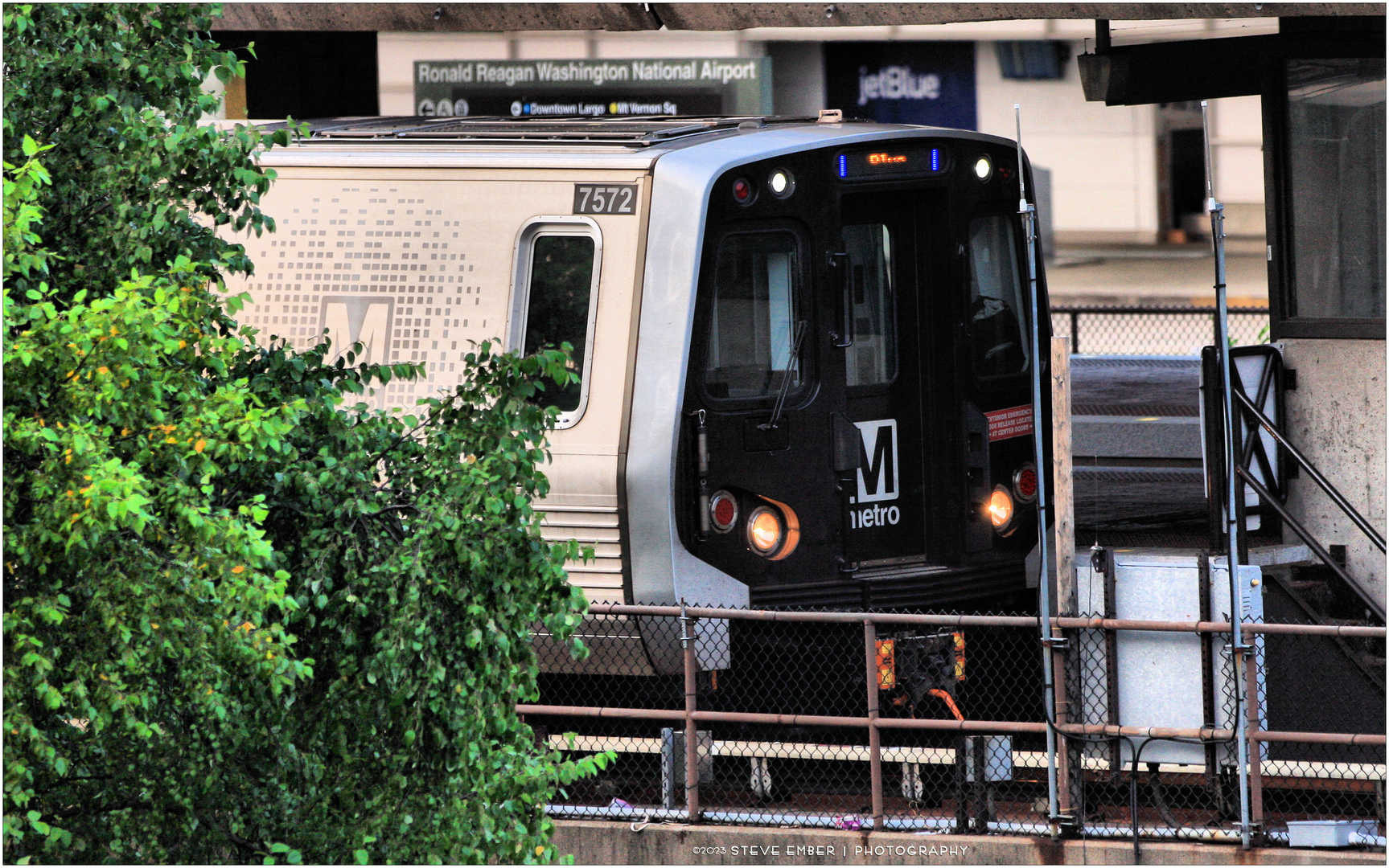 Where the Train Meets the Plane - Washington Metro at Reagan National Airport