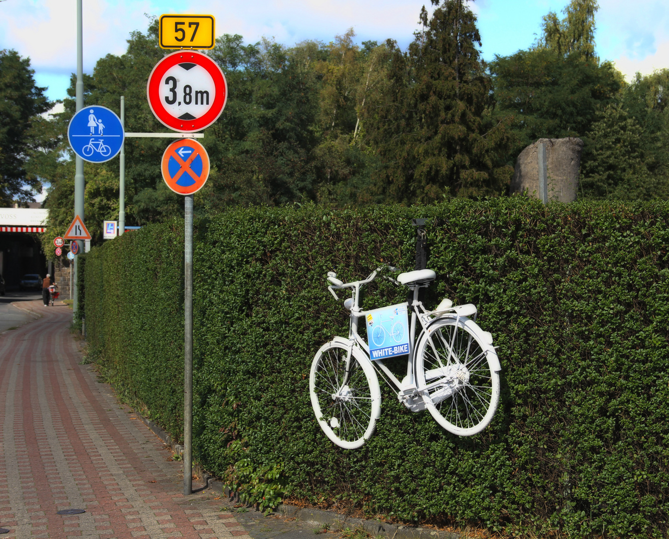 White Bikes, weiße Fahrräder