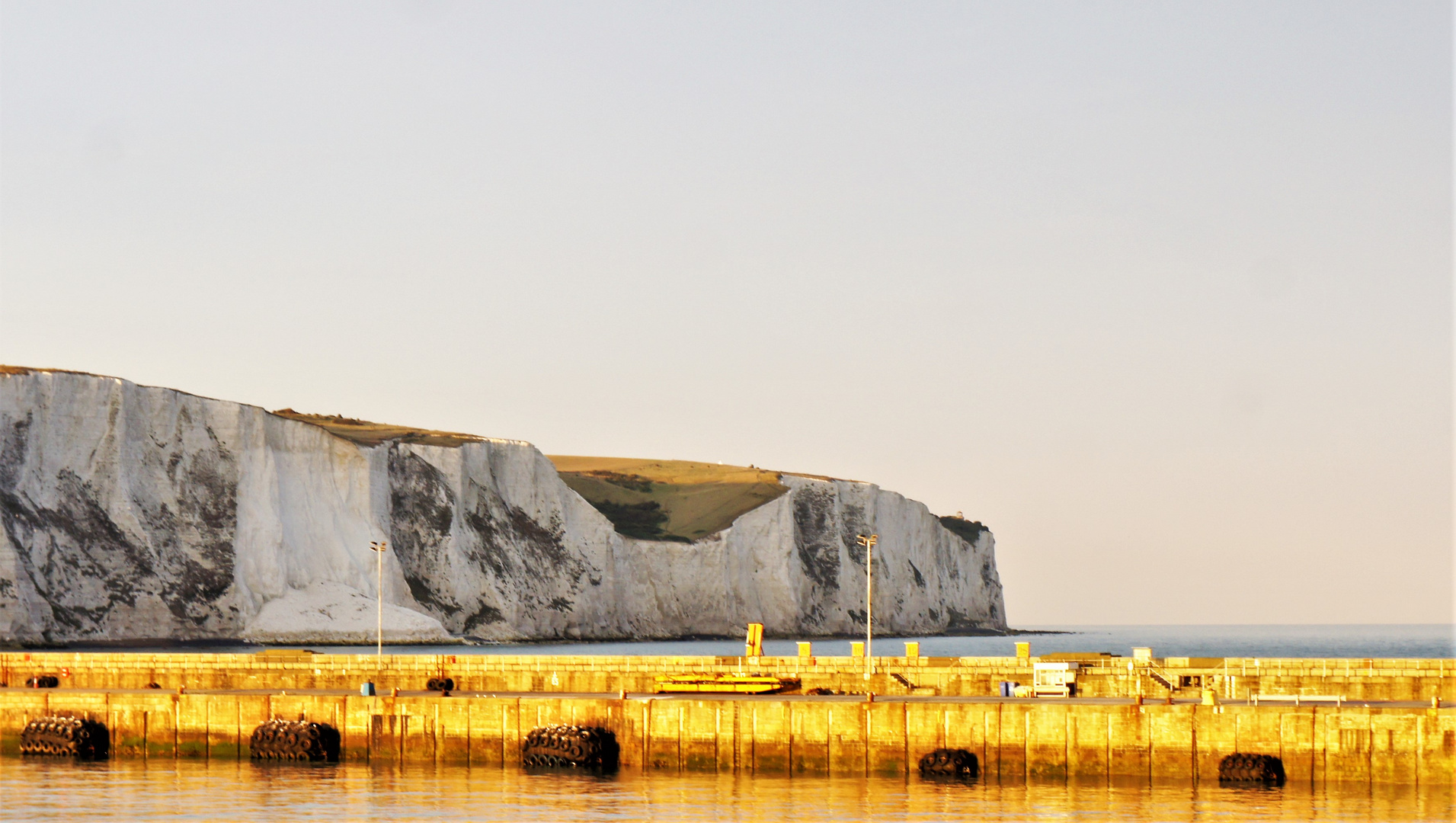 White cliffs, golden belt