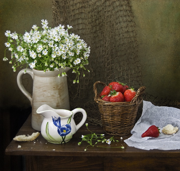 white flowers and strawberry