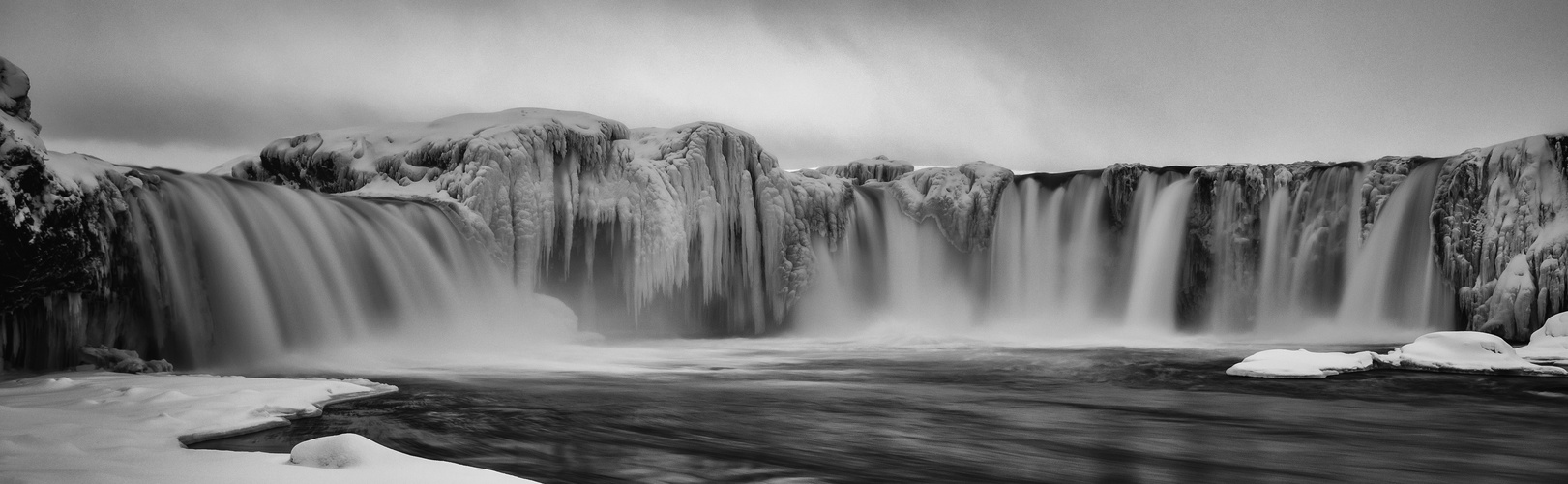 - White Godafoss -