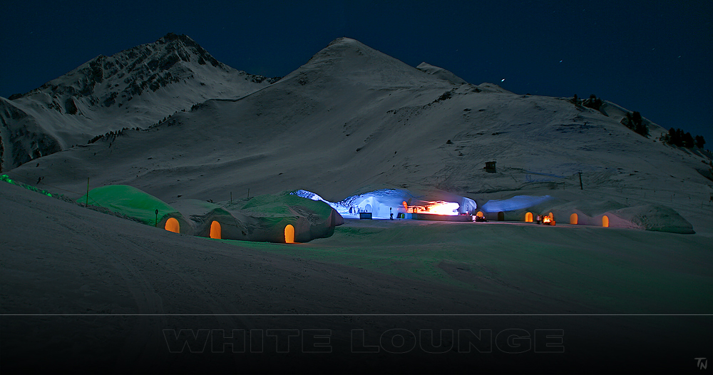 White Lounge