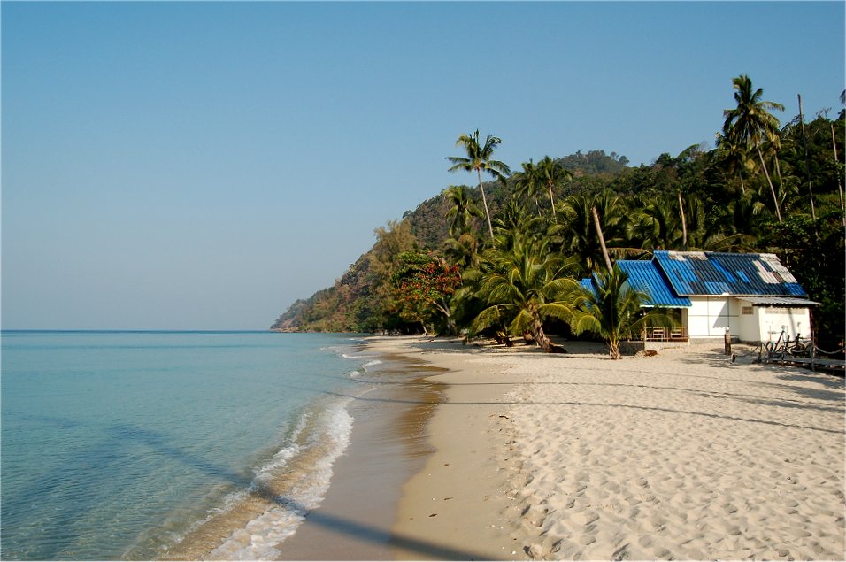 White Sand Beach - der belebteste Strand von Koh Chang