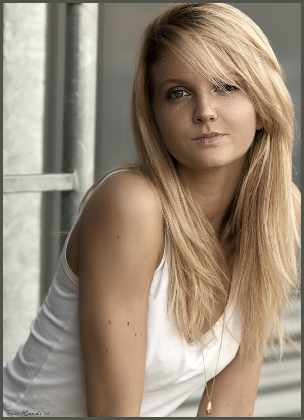 white shirt - golden necklace