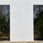White-Wall mit Ausschnitten
