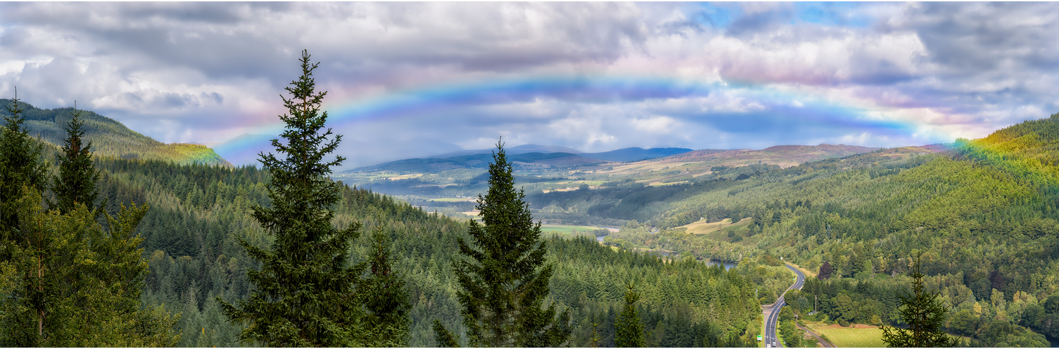 Whole rainbow over strath Tay