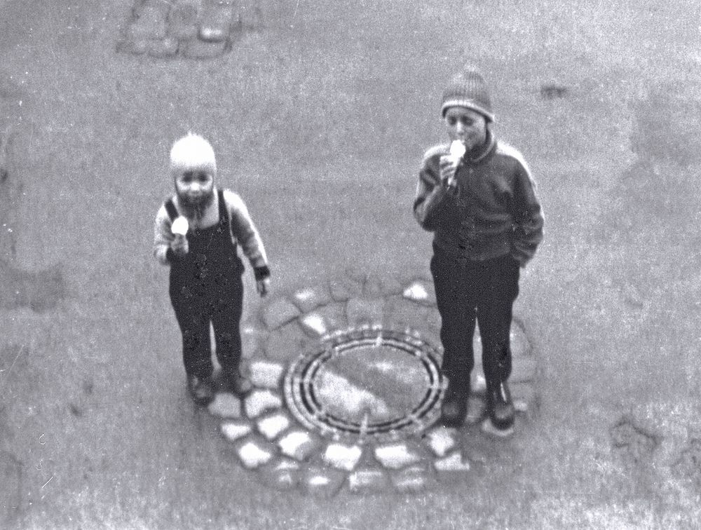 Wie dazumal - 1957 Das Eis schmeckt. Foto &amp; Bild | menschen, alte fotos ...