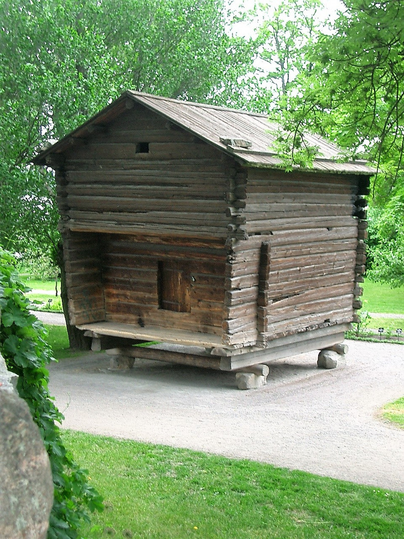 Wie dazumal : 23.06.2005 Blockhaus vor dem Schloss Turku 