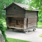 Wie dazumal : 23.06.2005 Blockhaus vor dem Schloss Turku 