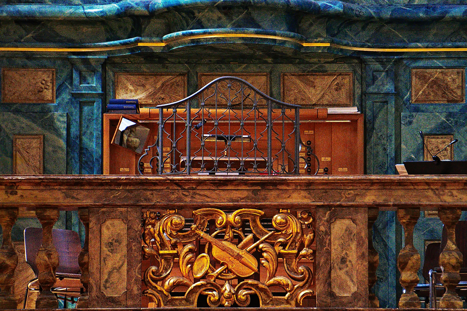 Wie Dazumal - Detailauszug von dem Portal der Heintz-Orgel in St. Stephan Konstanz