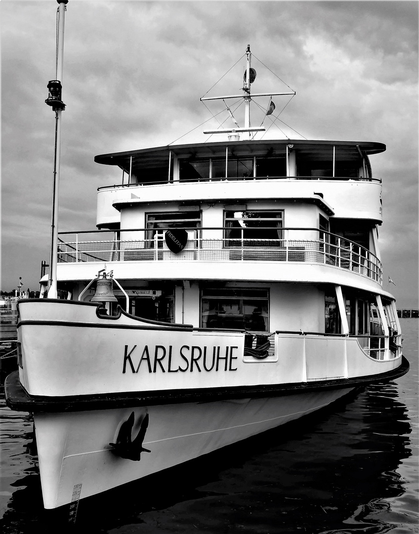 Wie dazumal - Die MS Karlsruhe im Konstanzer Hafen