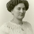*wie dazumal* - Frauenportrait um 1910