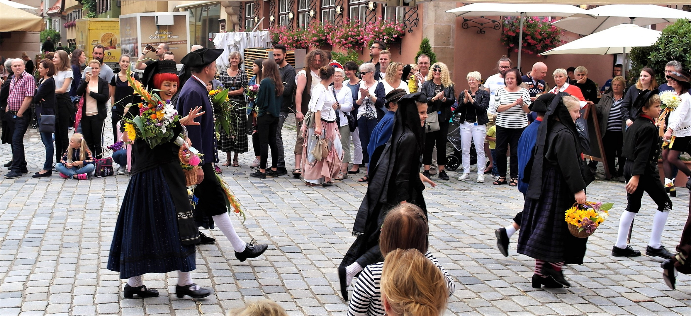 Wie dazumal gekleidet Fränkische Tracht für Jung und Alt