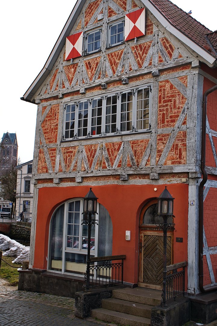 Wie Dazumal - Historisches Fachwerk nahe dem Wismarer Hafen (in Farbe)