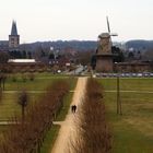 Wie dazumal in Xanten .... Mühle und Dom sind schon ältere Schätzchen... 