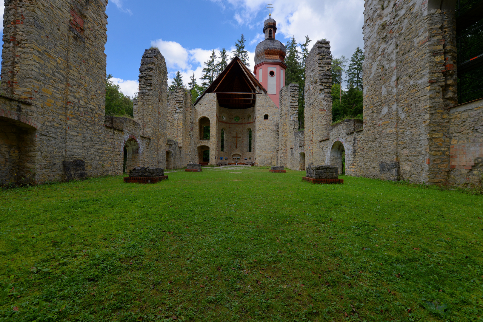 Wie Dazumal: Kirchenruine Maria Hilf Fridingen/Donau