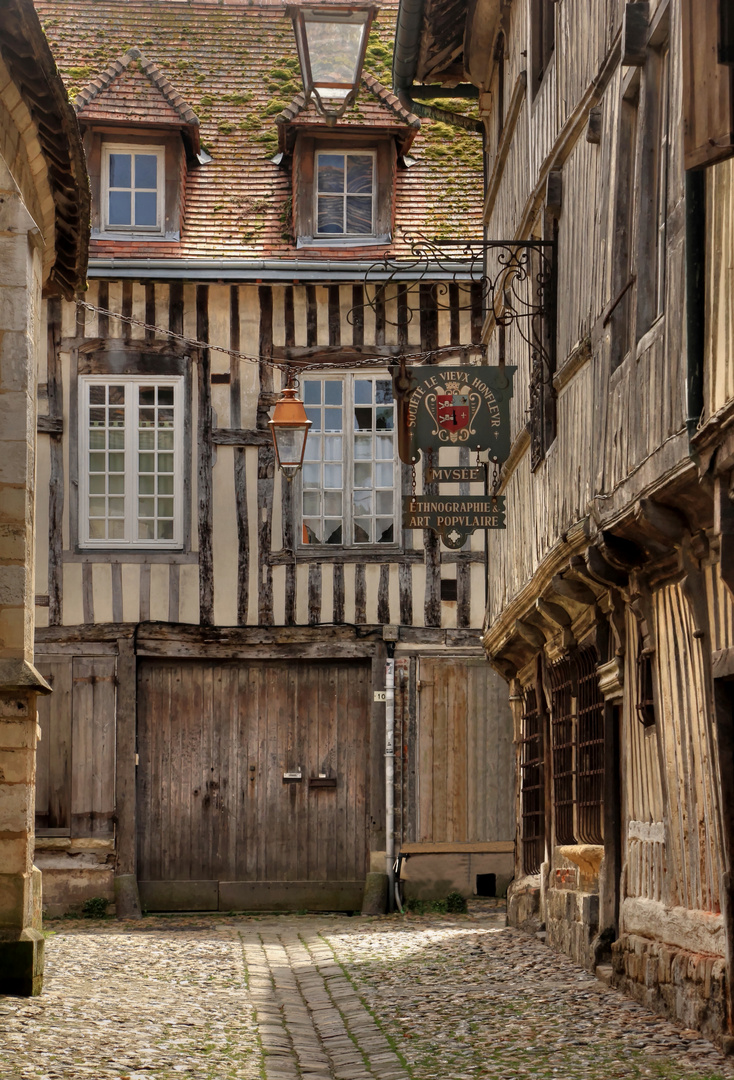 Wie dazumal - manche Straßen in Honfleur (2)