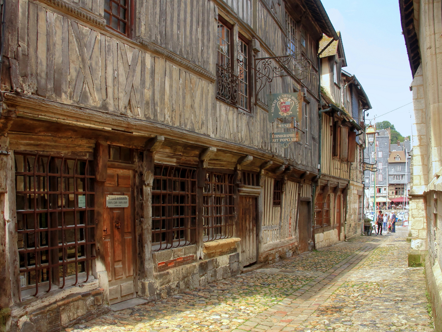 Wie dazumal - manche Straßen in Honfleur!