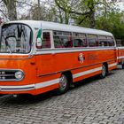 Wie Dazumal - Reisebus mit Anhänger