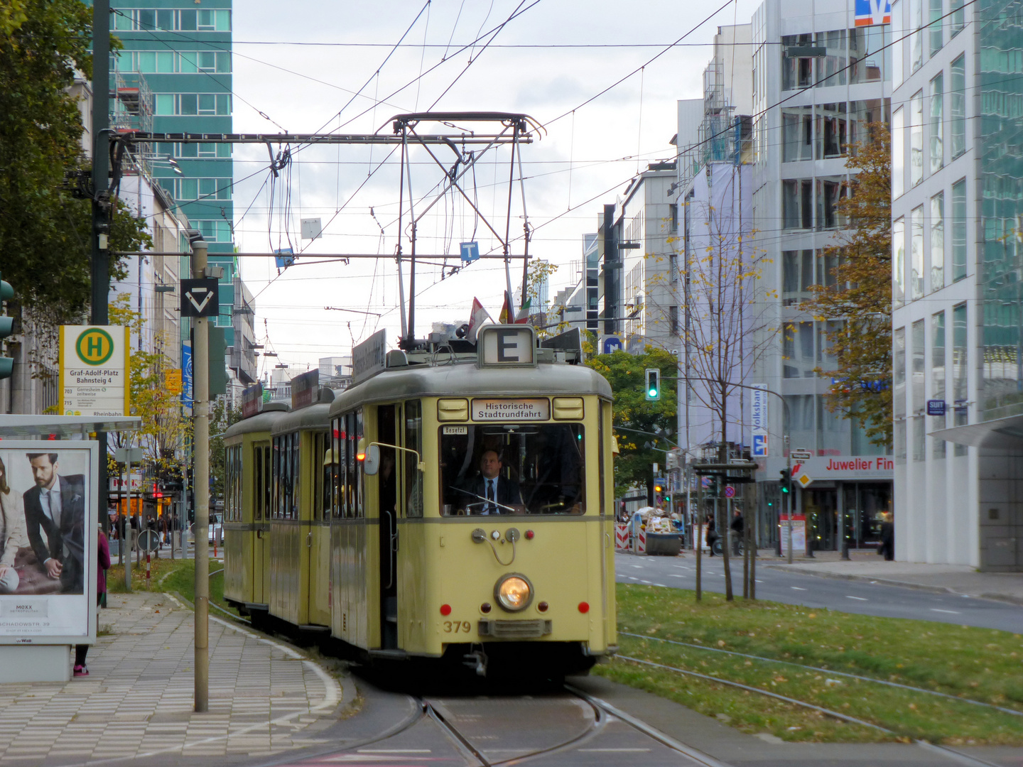 Wie dazumal (Rheinbahn Triebwagen 379)