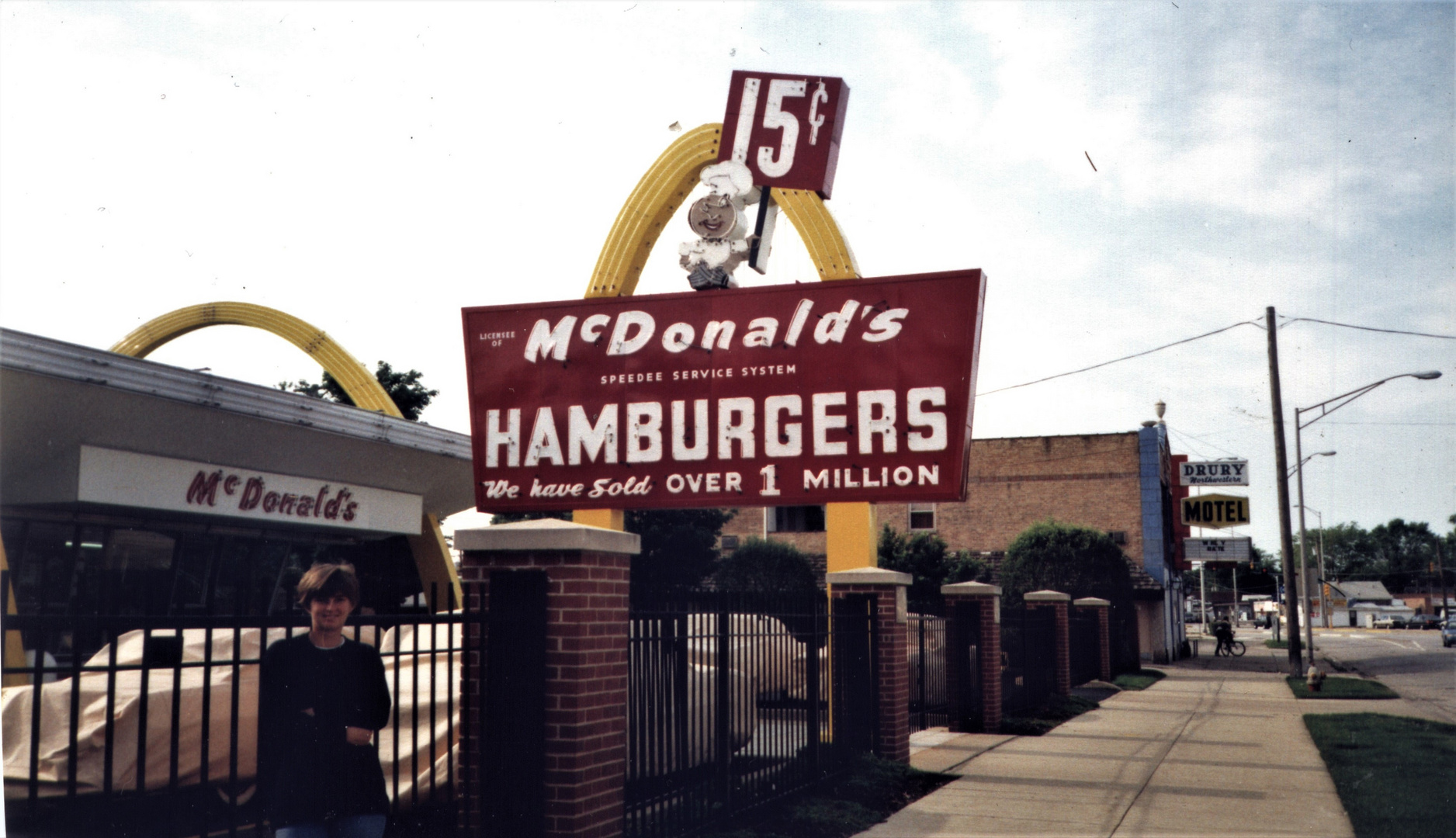 Wie dazumal : Scan  1995  15 Cent ein Hamburger McDonald's First Store Museum