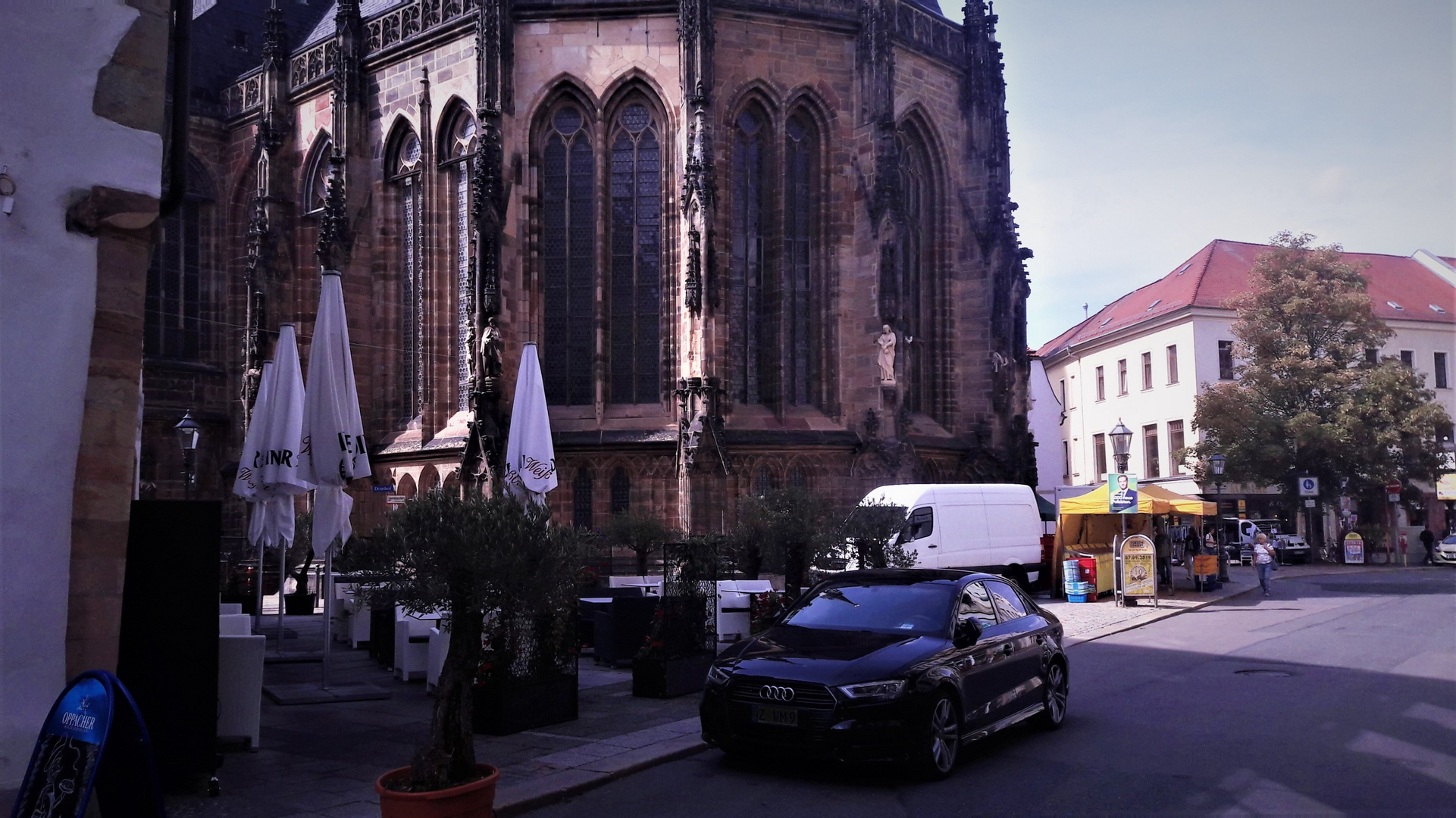 Wie dazumal :St Marien Zwickau mit Marktgeschehen 6.9.2019