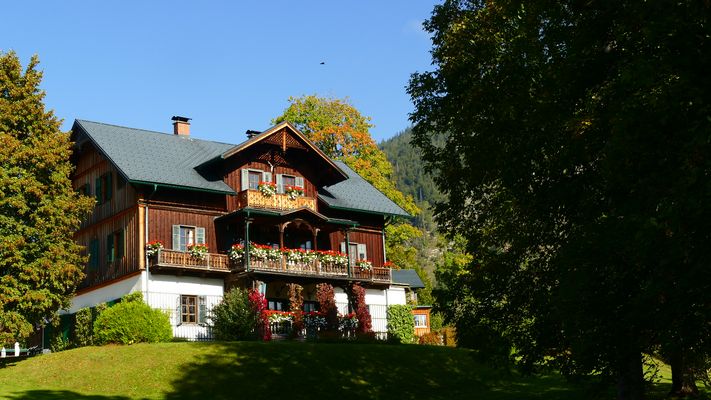 Wie dazumal steht die Villa oder Jagdhaus Eltz