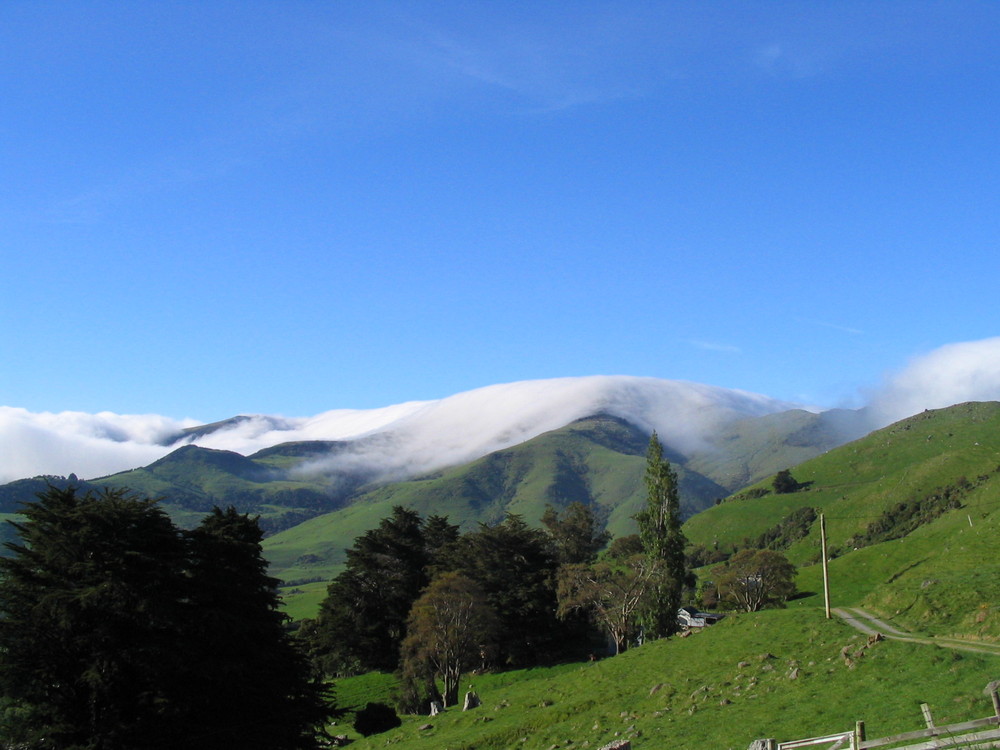 Wie die himmlische Decke die Berge zudeckt!