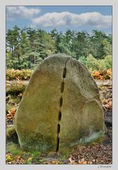 - wie ein geteilter Hinkelstein -