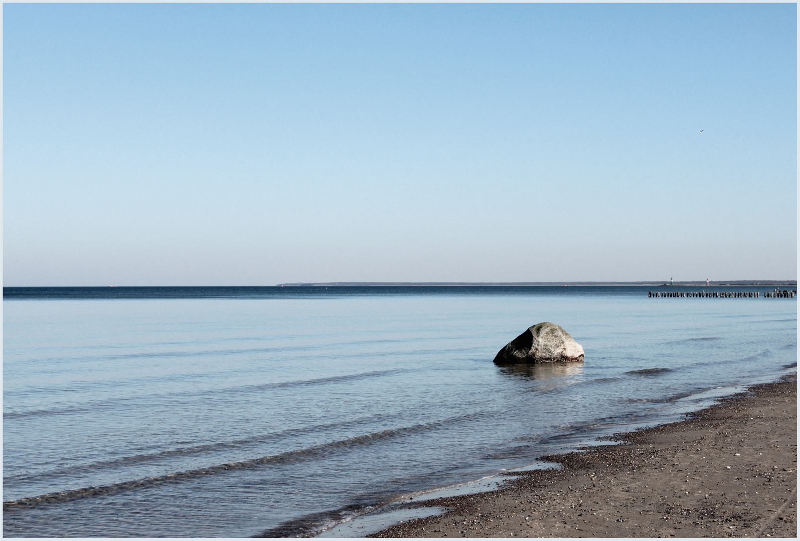 wie ein Stein im Meer