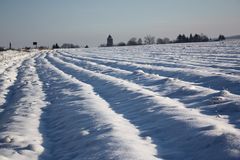 Wie eine Bettdecke legte der Schnee sich über das Land