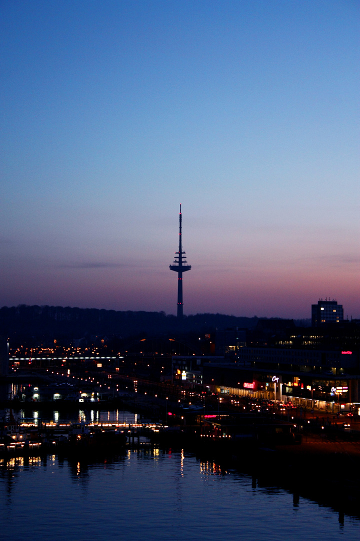 Wie eine Rakete kurz vor dem Start... Foto & Bild | architektur