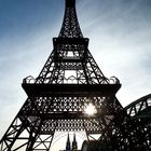Wie kommt der Eiffelturm nach Köln??