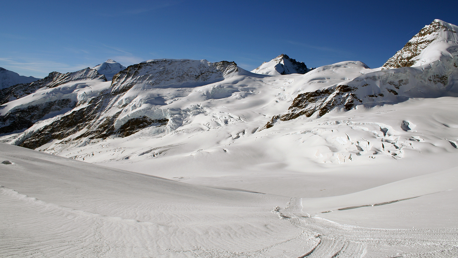 Wie mag es heute wohl zu Füßen der Jungfrau im Berner Oberland aussehen ?