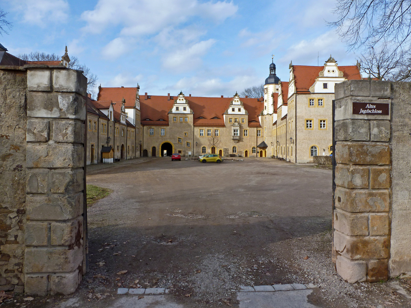 Wie wärs mit ´nem Jagdschloss ?