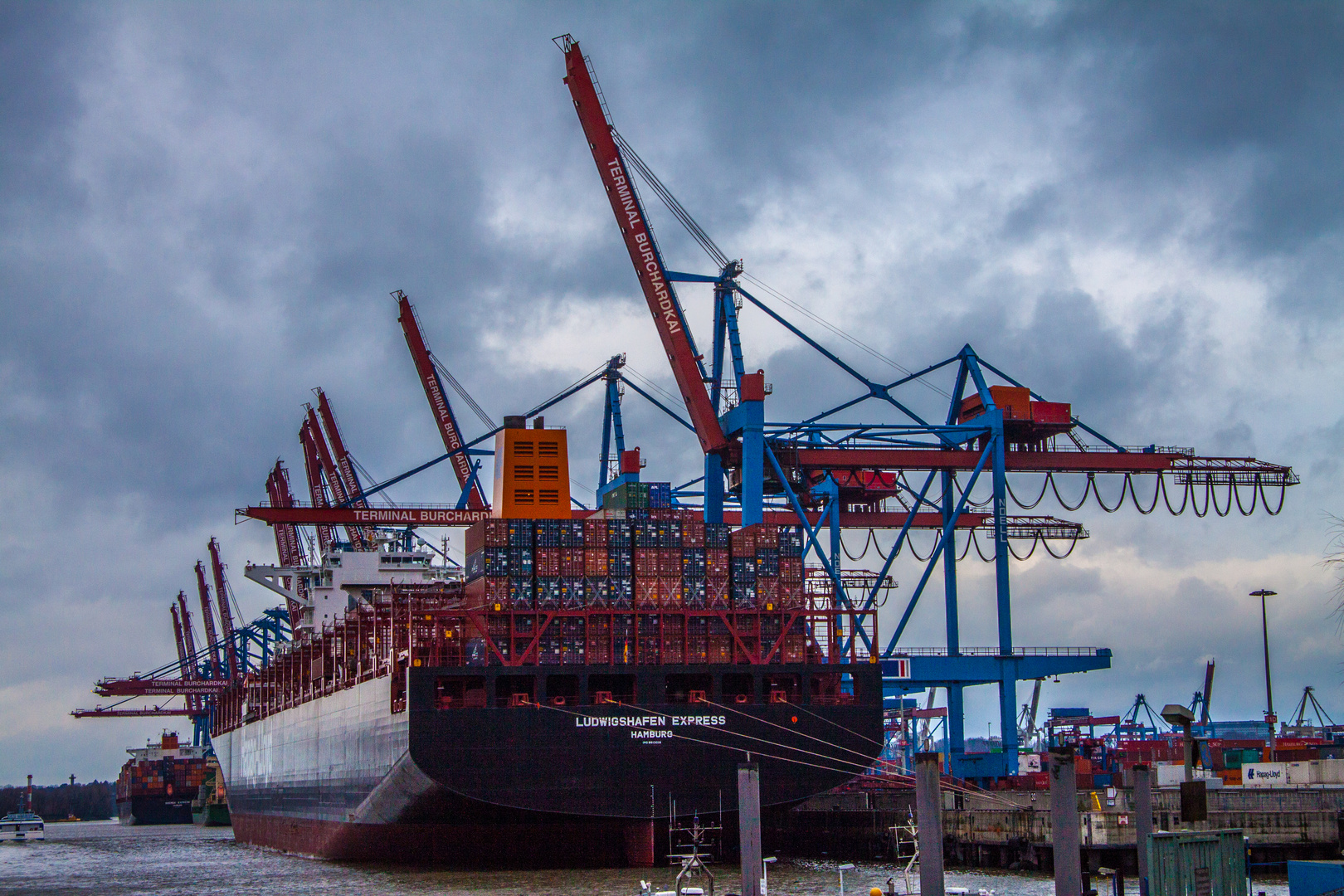 wieder das Gegenüber der CSCL Globe