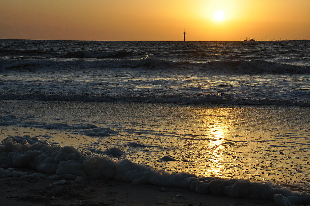 Wieder geht auf Texel die Sonne unter