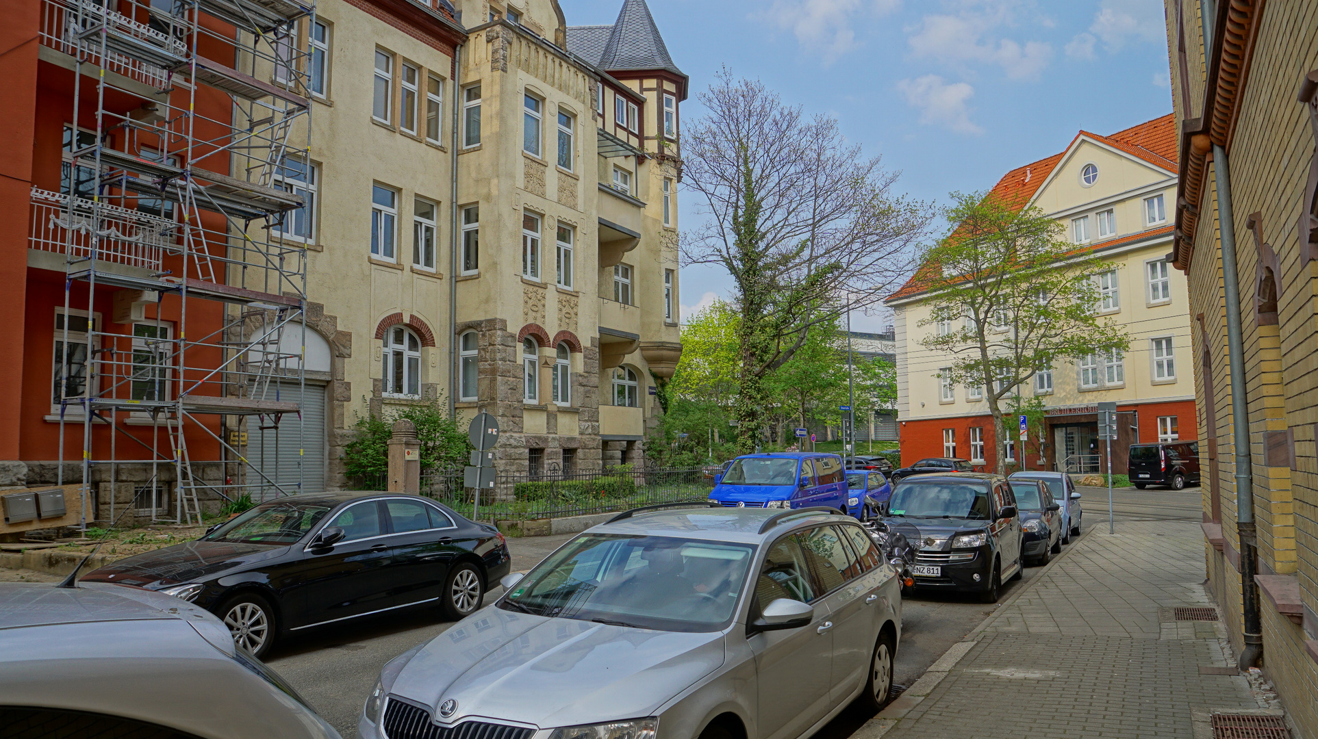 wieder in Erfurt, Blick zum Hotel (en Erfurt otra vez, vista al hotel)